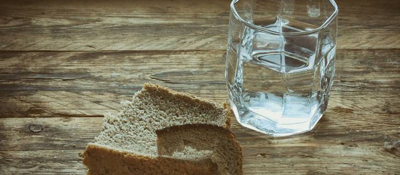 Wielkopiątkowy Post o chlebie i wodzie