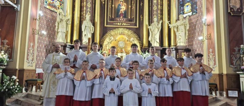 Błogosławieństwo ministrantów i lektorów